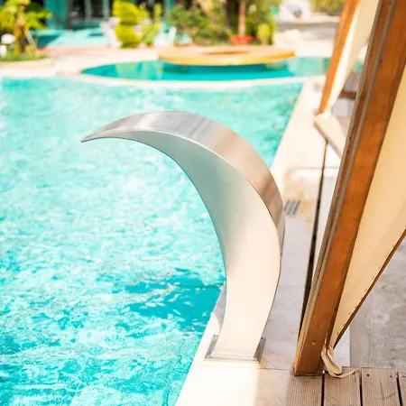 Garden Palace Resort