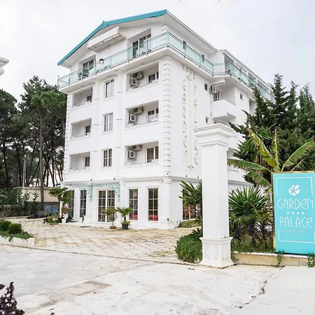 Garden Palace Resort *