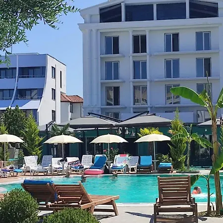 Garden Palace Resort Golem (Tirana)