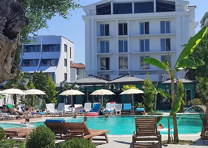 Garden Palace Resort Golem (Tirana)