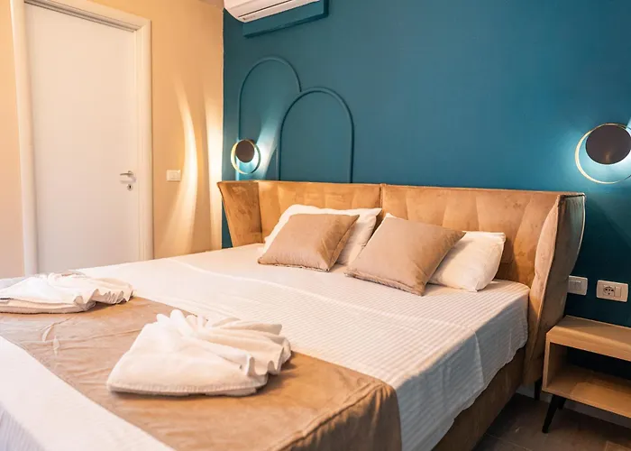 Garden Palace * Golem (Tirana)