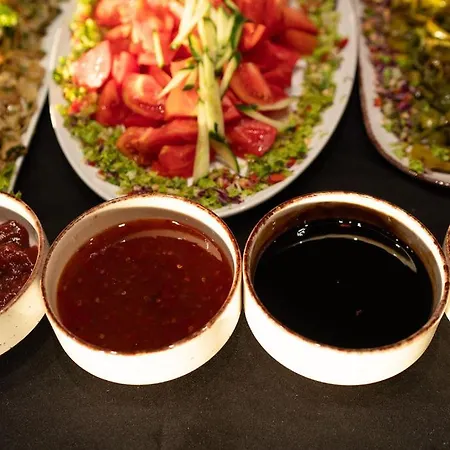 Station touristique Garden Palace Golem (Tirana)