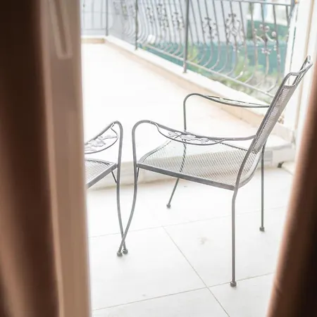 Station touristique Garden Palace Golem (Tirana)