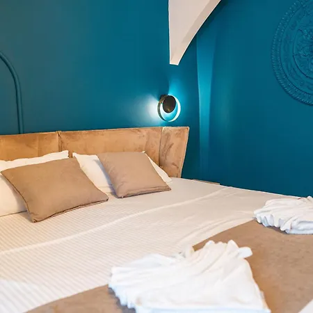 Garden Palace Station touristique Golem (Tirana)