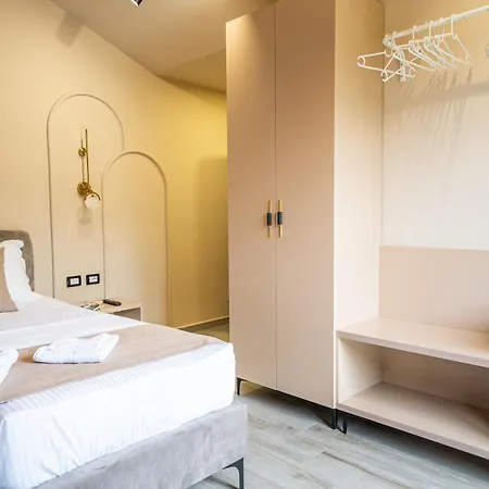 Station touristique Garden Palace Golem (Tirana)