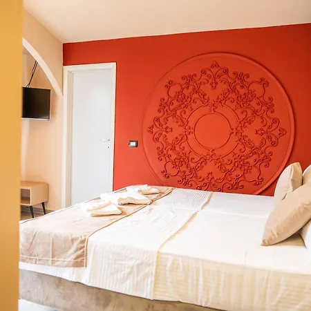 Garden Palace * Golem (Tirana)