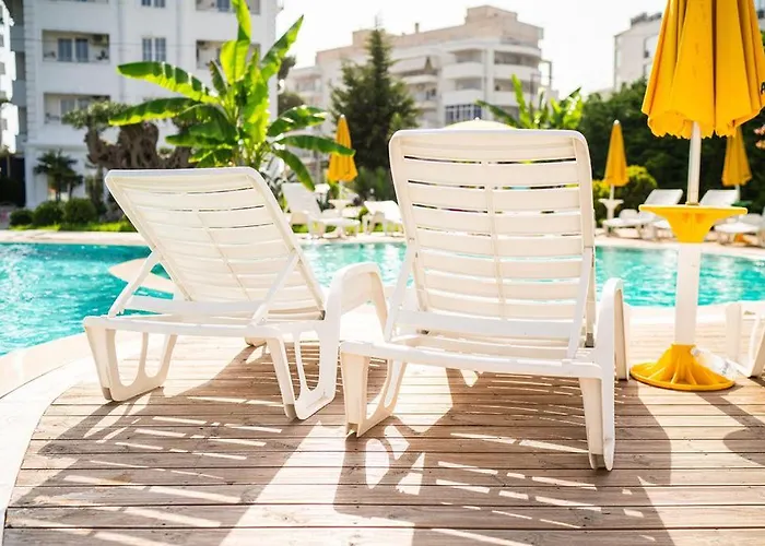 Garden Palace * Golem (Tirana)