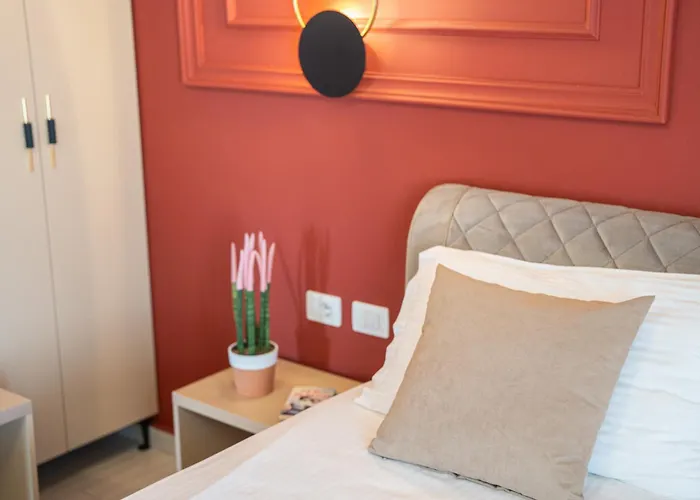 Garden Palace Golem (Tirana)